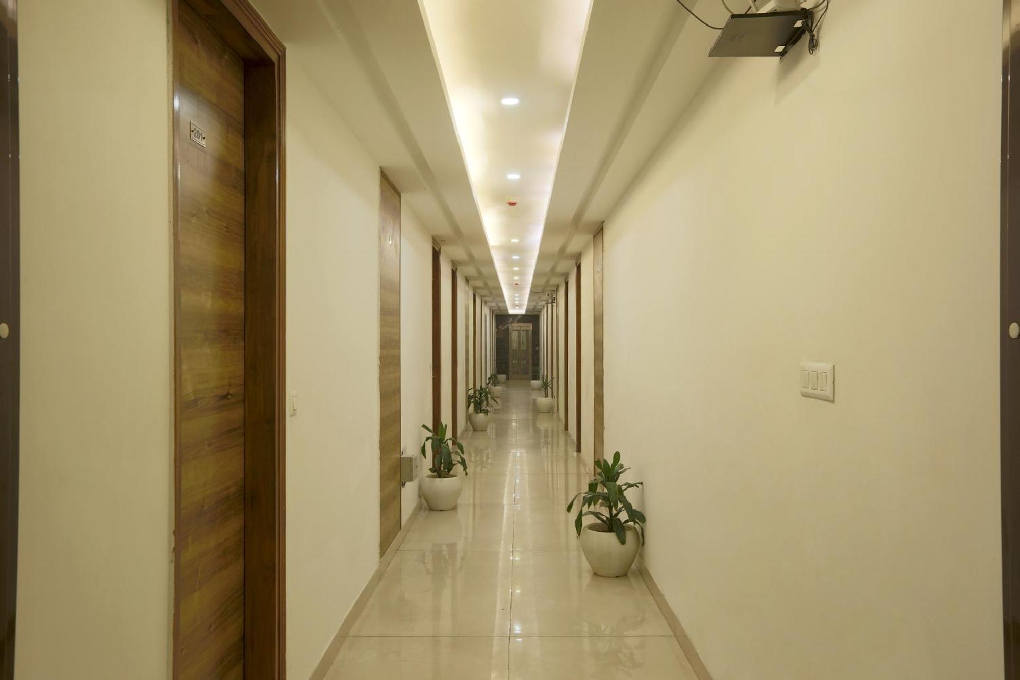 Hotel Prithvi Palace Igi Airport Delhi Нью-Дели Экстерьер фото