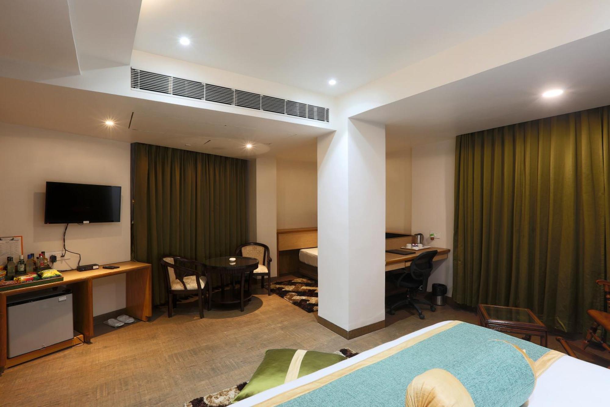 Hotel Prithvi Palace Igi Airport Delhi Нью-Дели Экстерьер фото